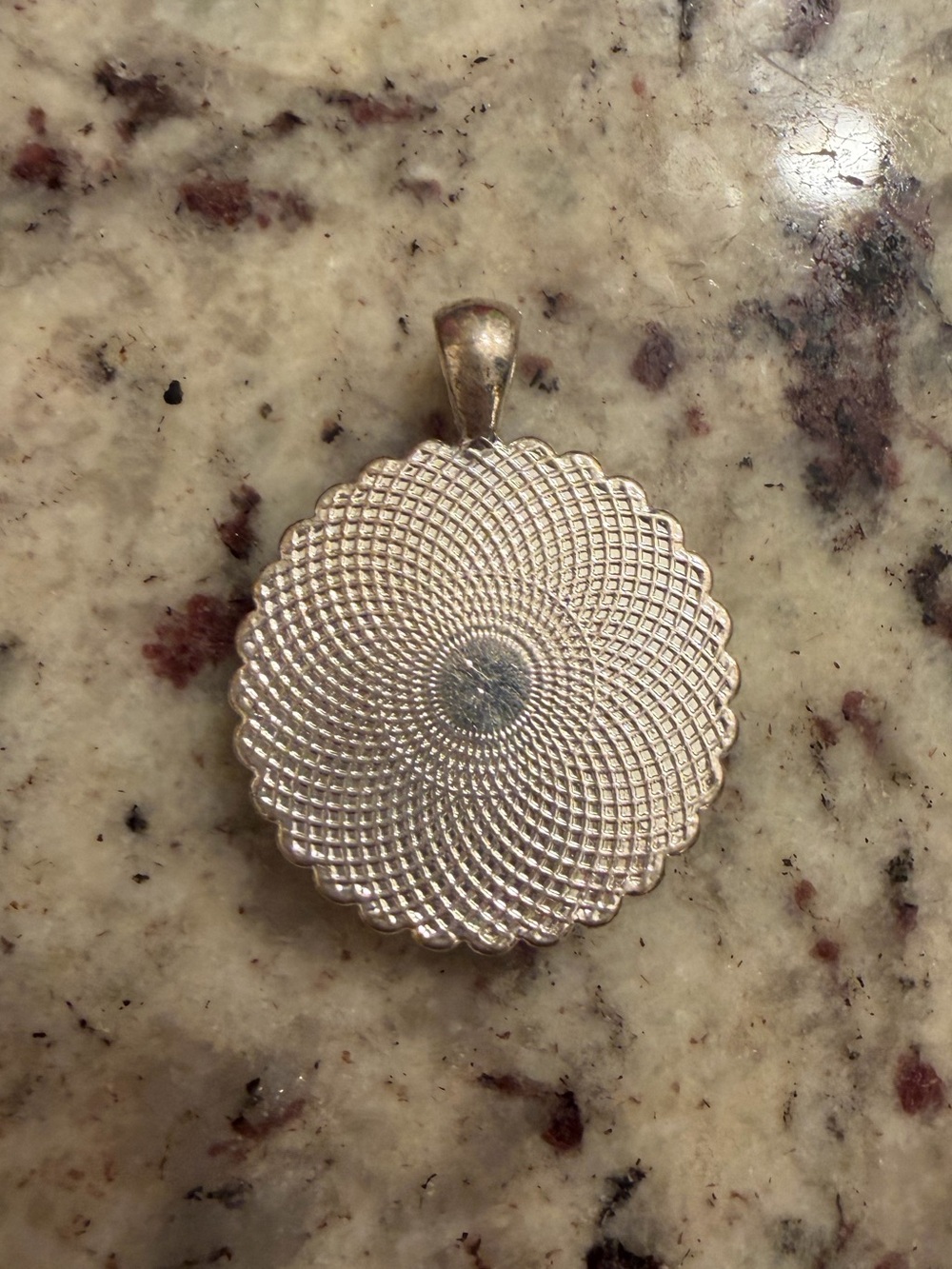Louis Vuitton Pendant - Picture 2 of 2